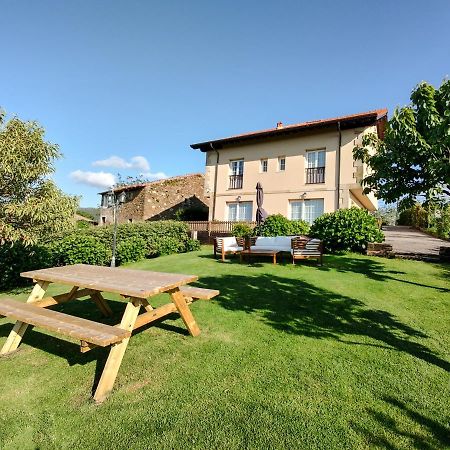 Apartamentos Corona Комилас Екстериор снимка