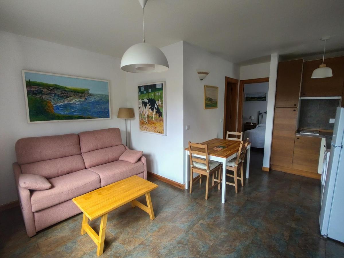 Apartamentos Corona Комилас Екстериор снимка