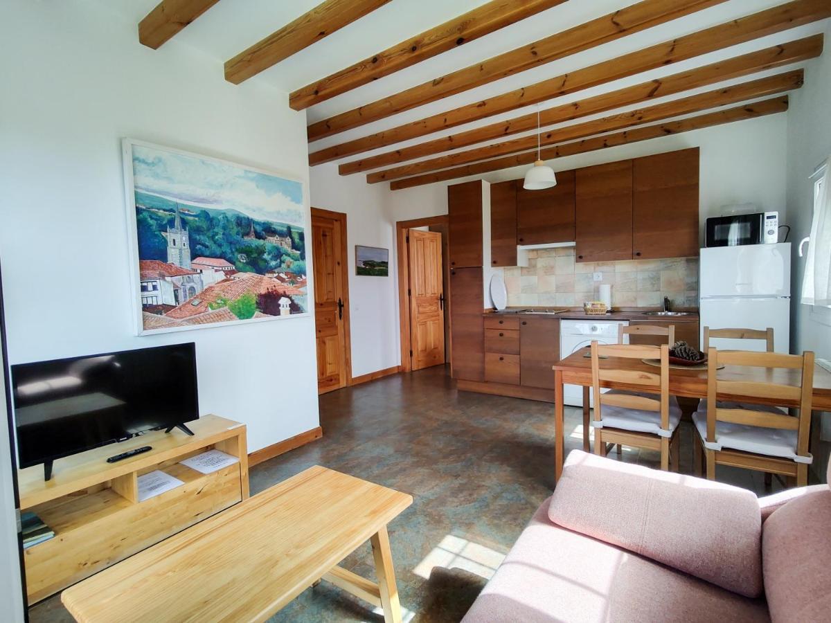 Apartamentos Corona Комилас Екстериор снимка