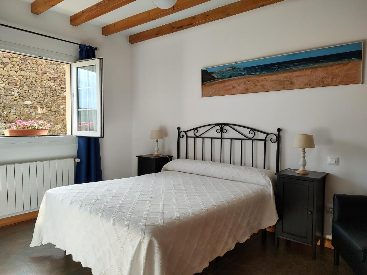 Apartamentos Corona Комилас Екстериор снимка