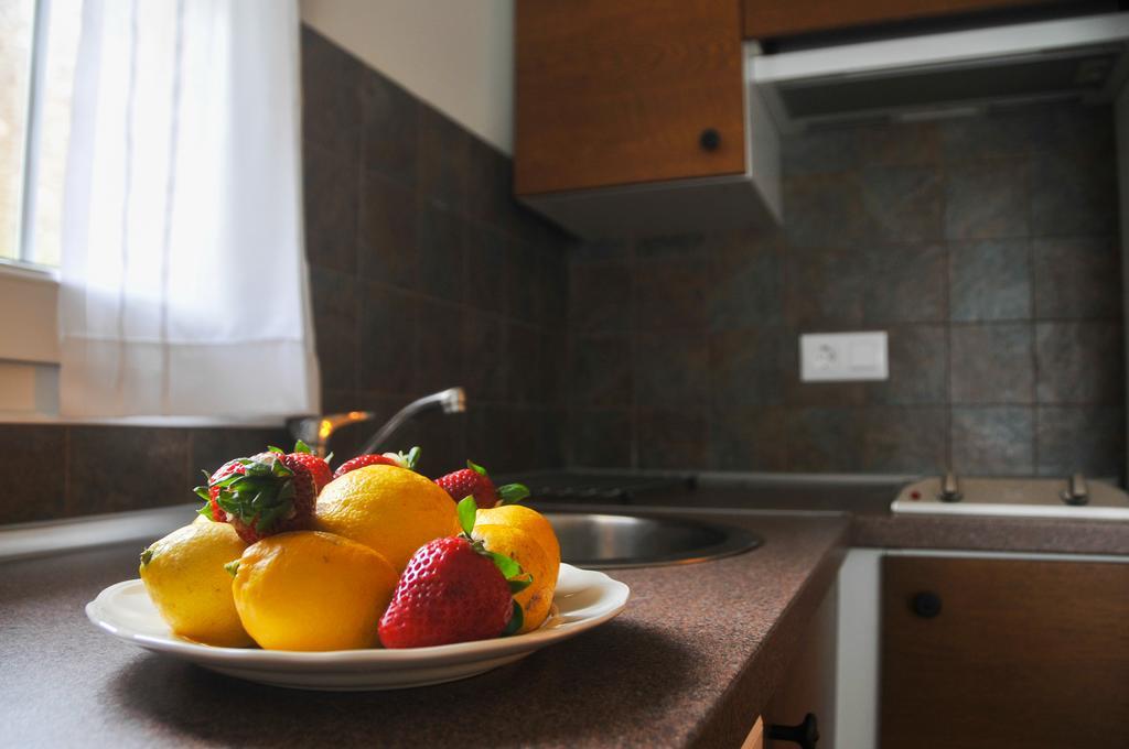 Apartamentos Corona Комилас Екстериор снимка
